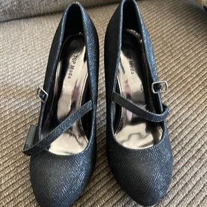 Black shimmery size 7 heels